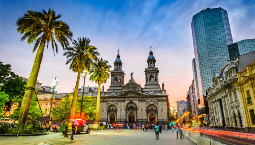A moderna, histórica e linda Santiago