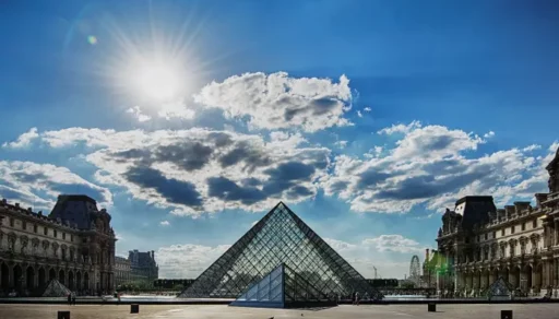 As grandes obras do Museu do Louvre em Paris